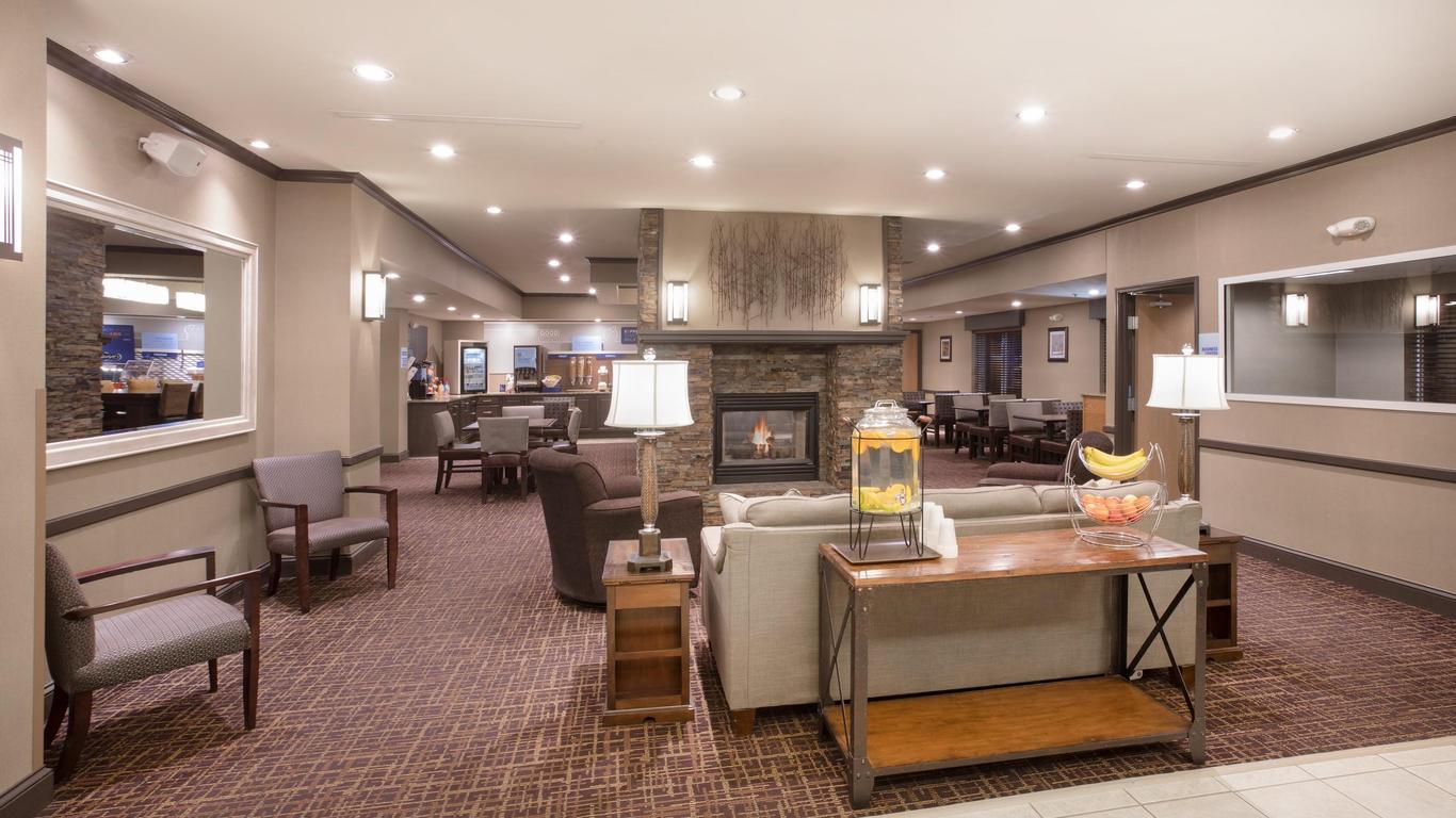 Holiday Inn Express & Suites Yankton, An IHG Hotel