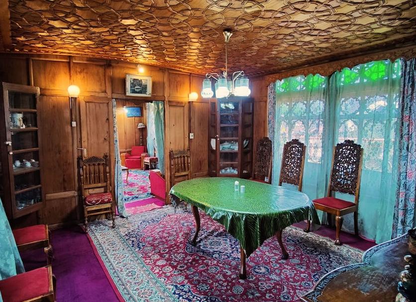 Dining room Photo