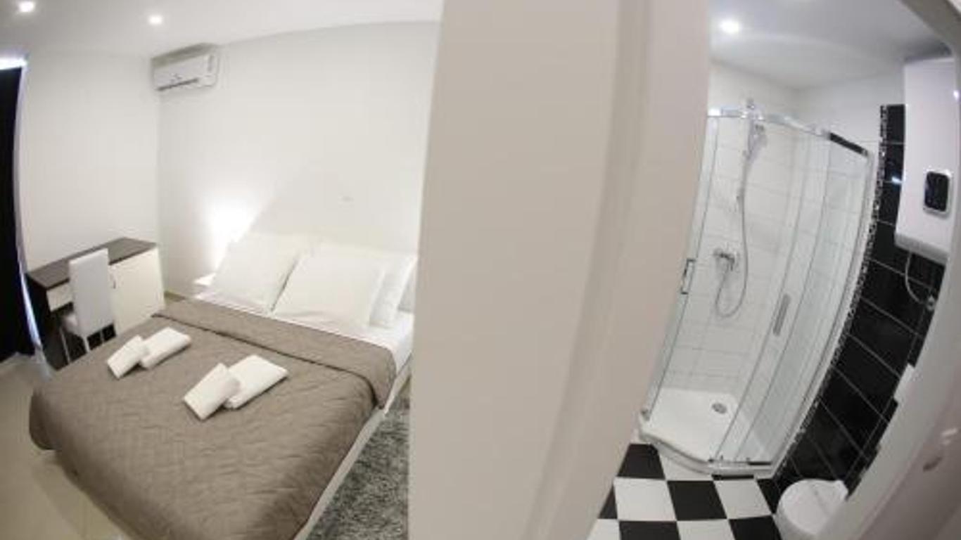 365 Rooms