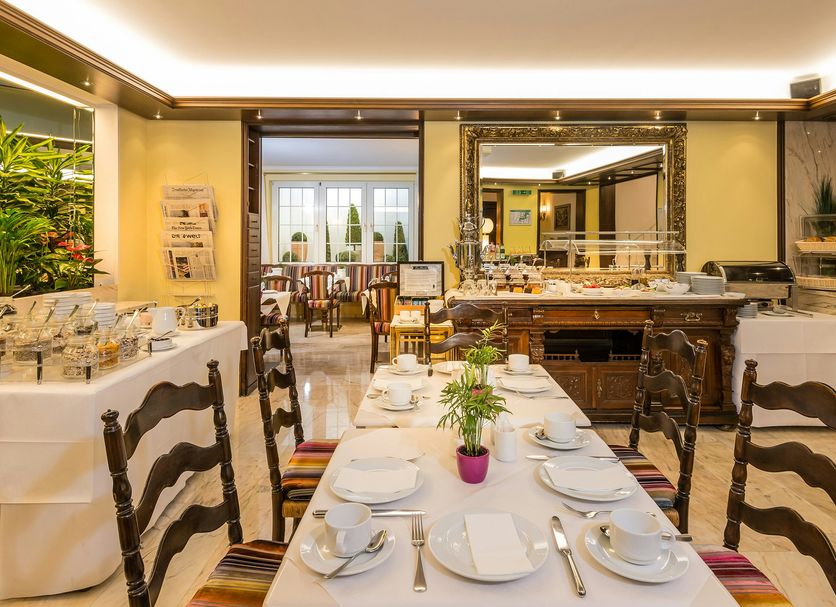 Restaurant Photo