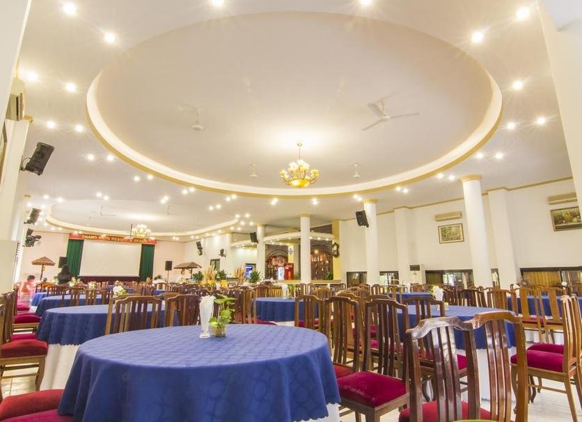 Banquet hall Photo