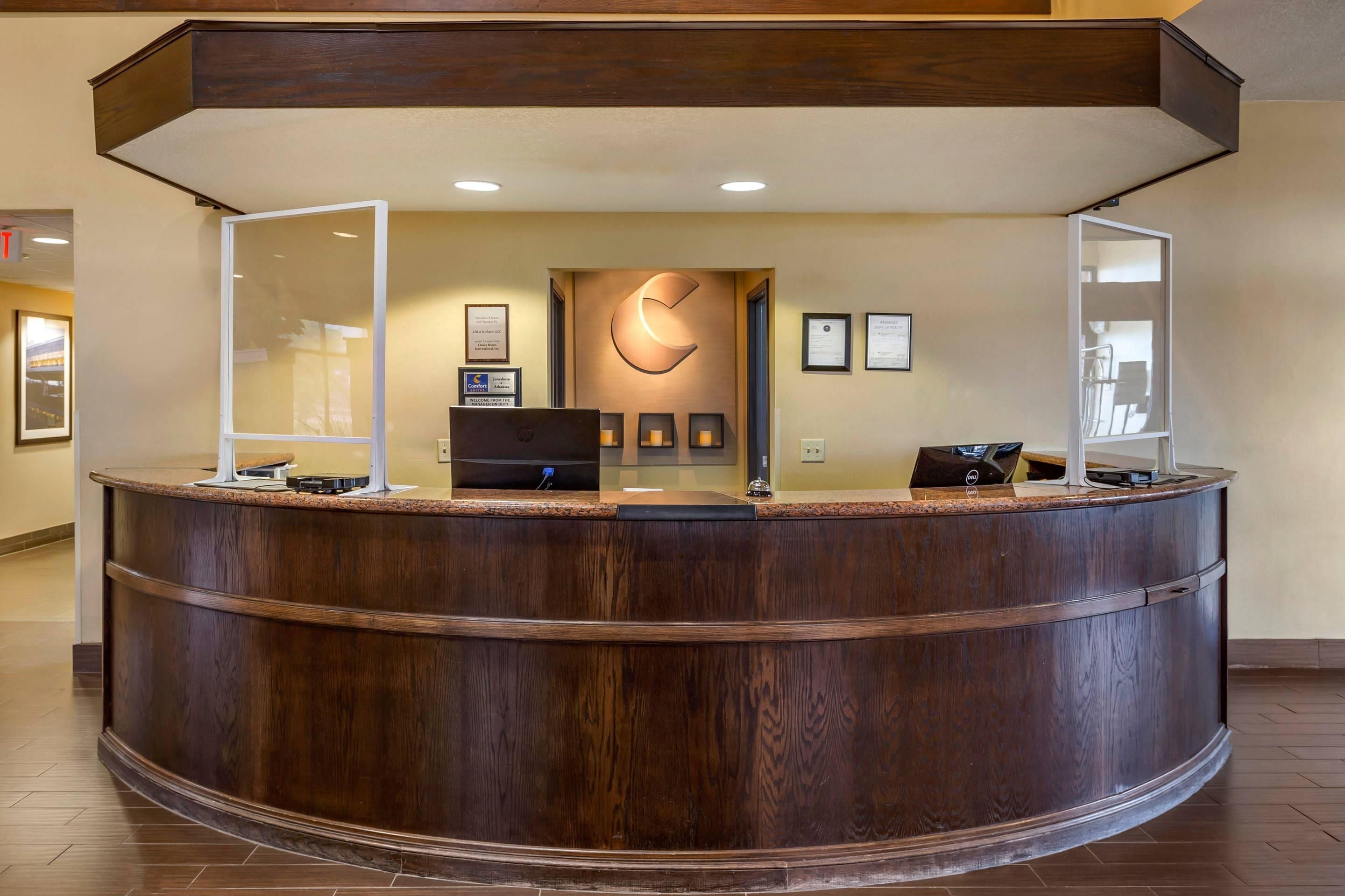 Front desk Photo