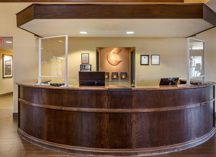Front desk Photo