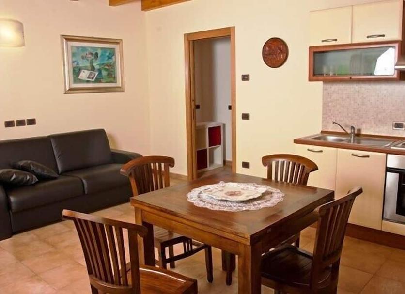 Dining room Photo