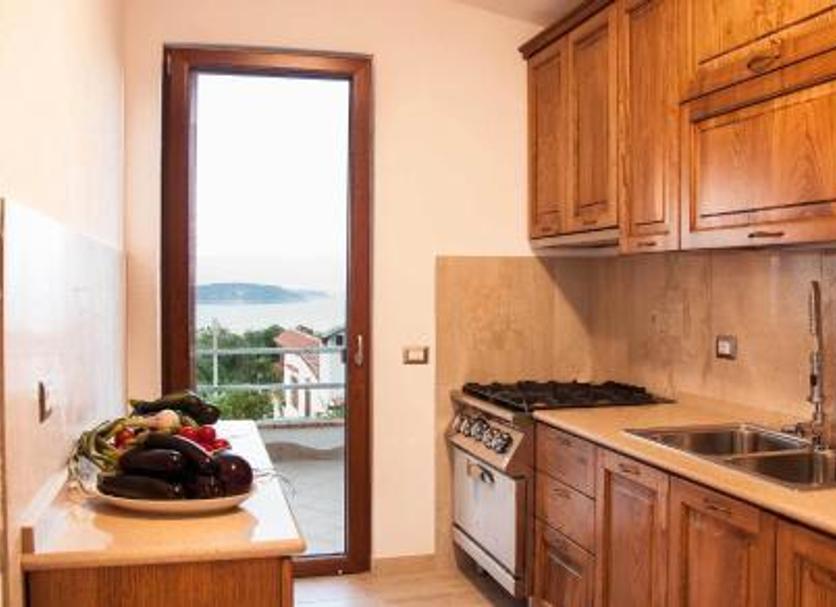 Kitchen Photo