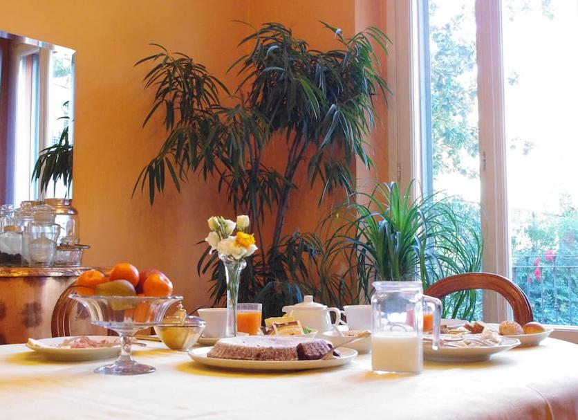 Dining room Photo