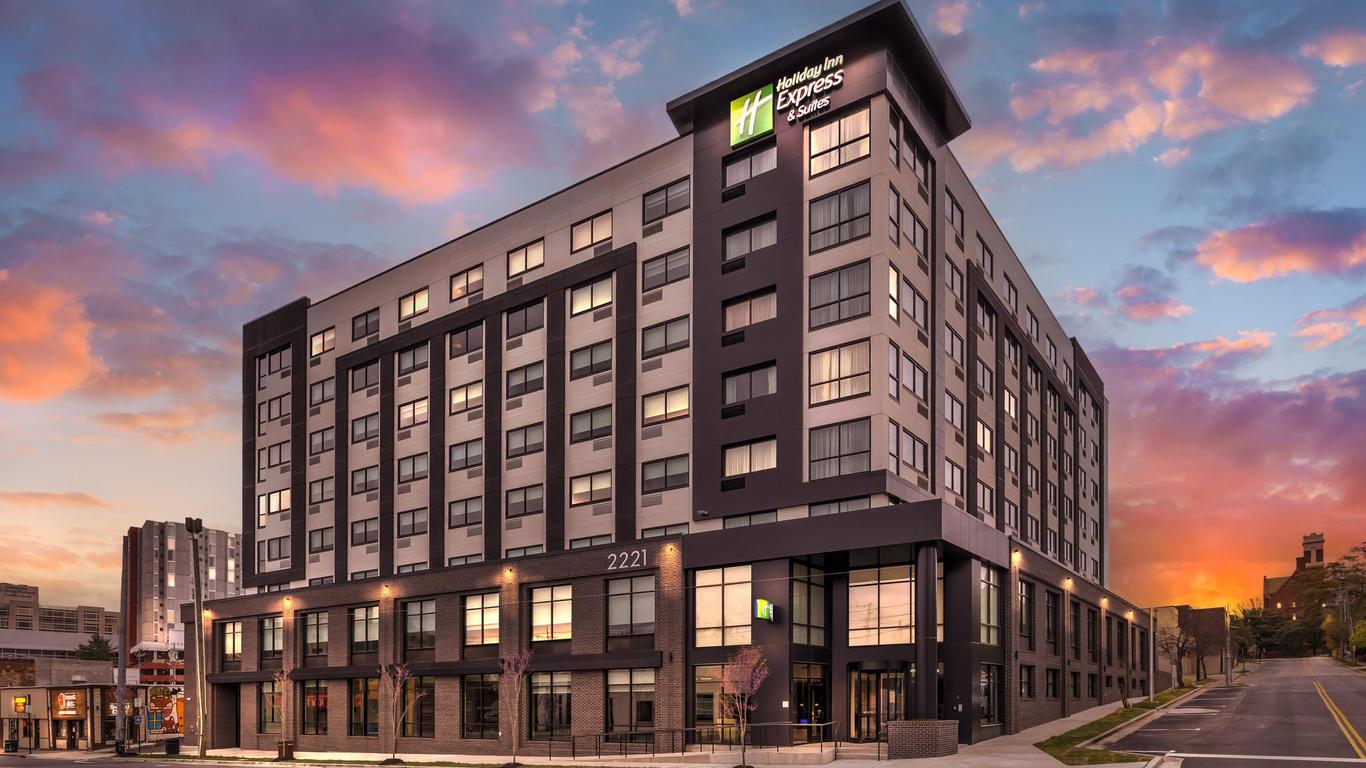 Holiday Inn Express & Suites Nashville West End - Univ Area By IHG