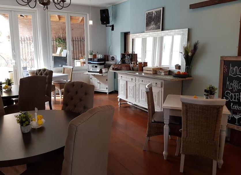 Dining room Photo