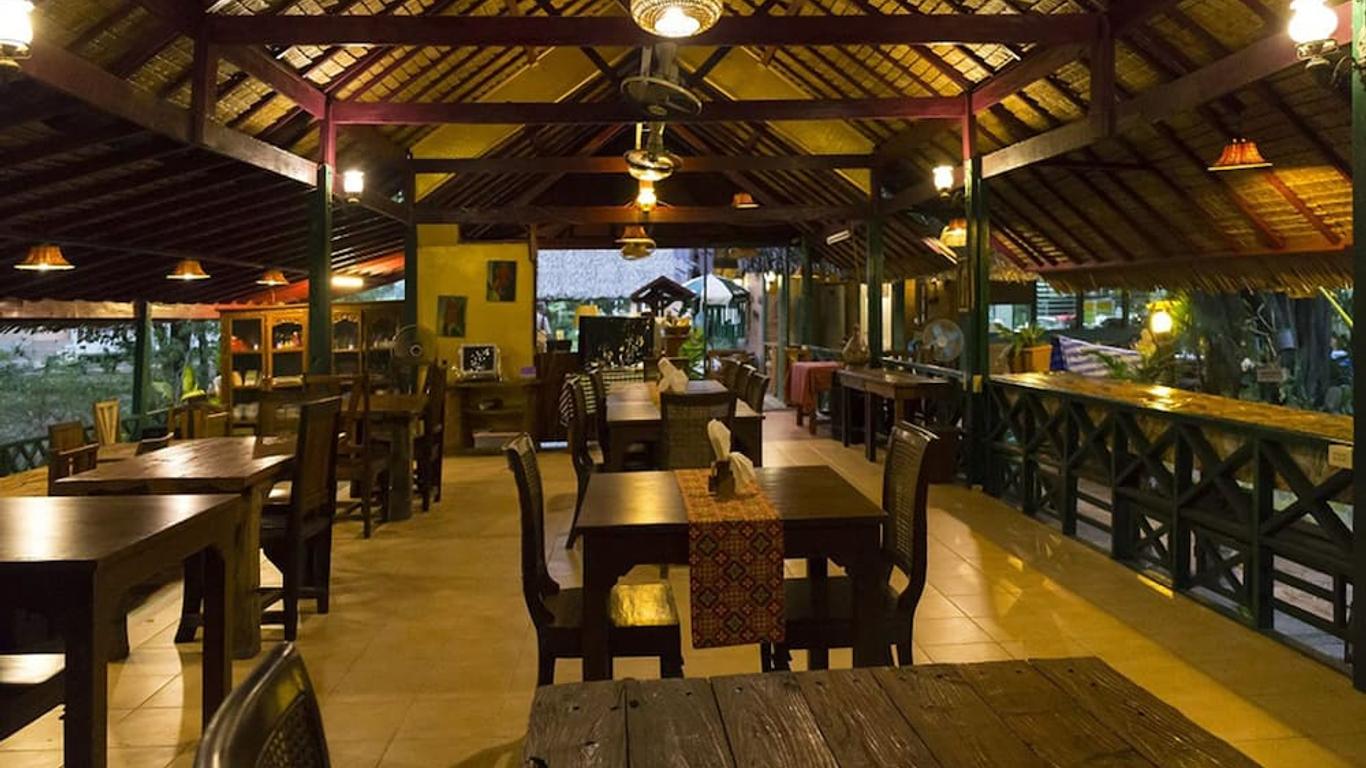 Country Lake Nature Lodge