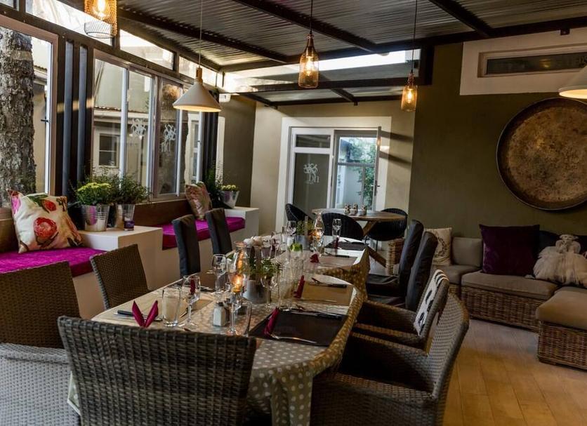 Dining room Photo