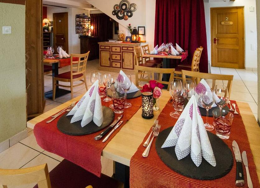 Restaurant Photo