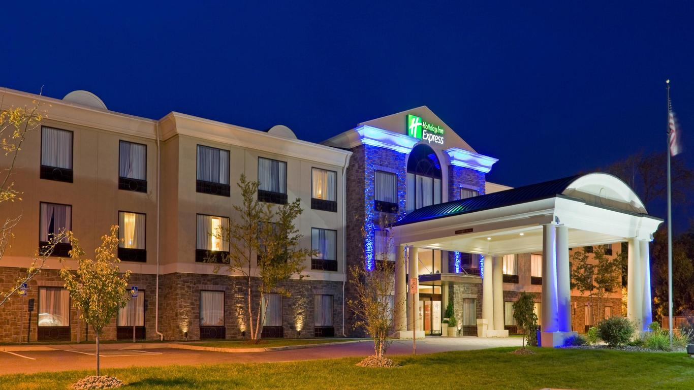 Holiday Inn Express & Suites Chester-Monroe-Goshen