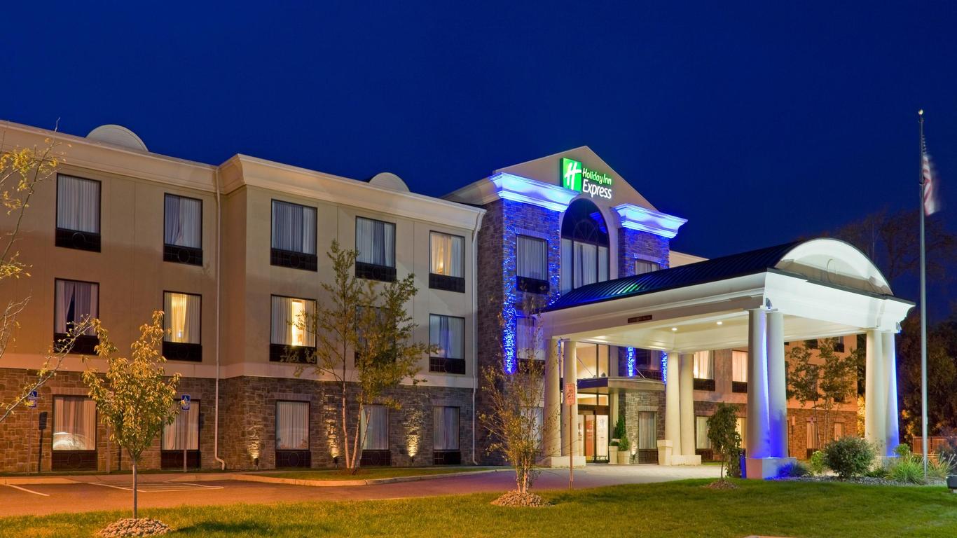 Holiday Inn Express Hotel & Suites Chester