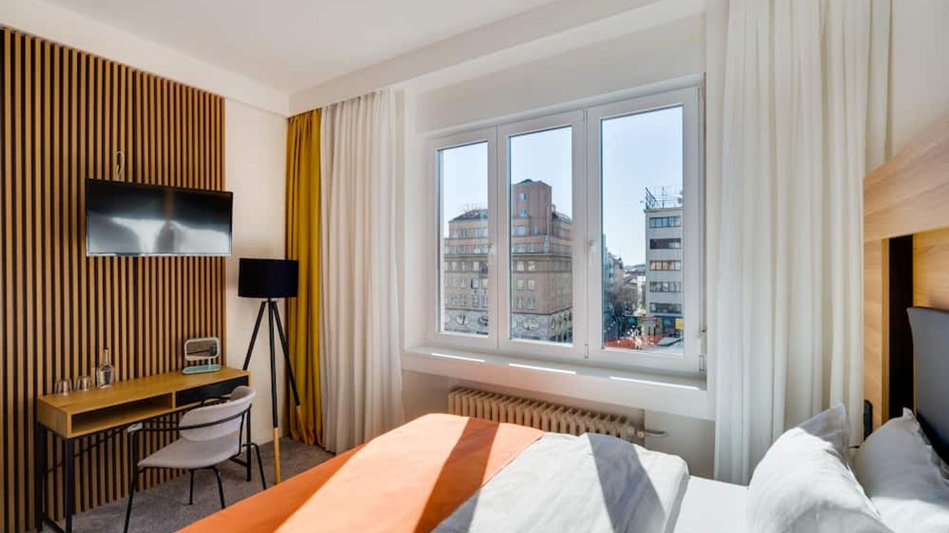 Bed & Breakfast Sky City Center