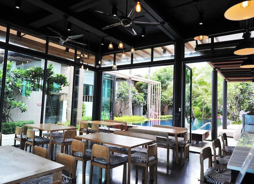 Restaurant Photo
