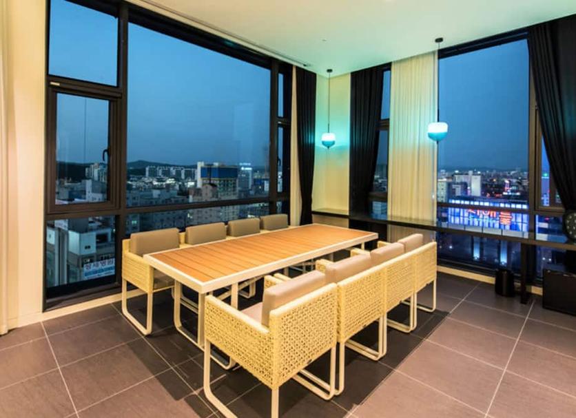 Dining room Photo