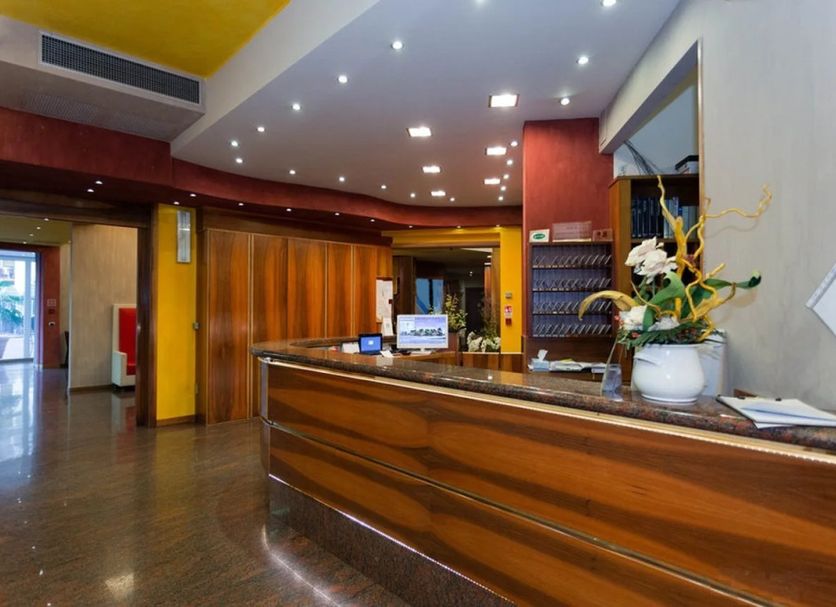 Front desk Photo