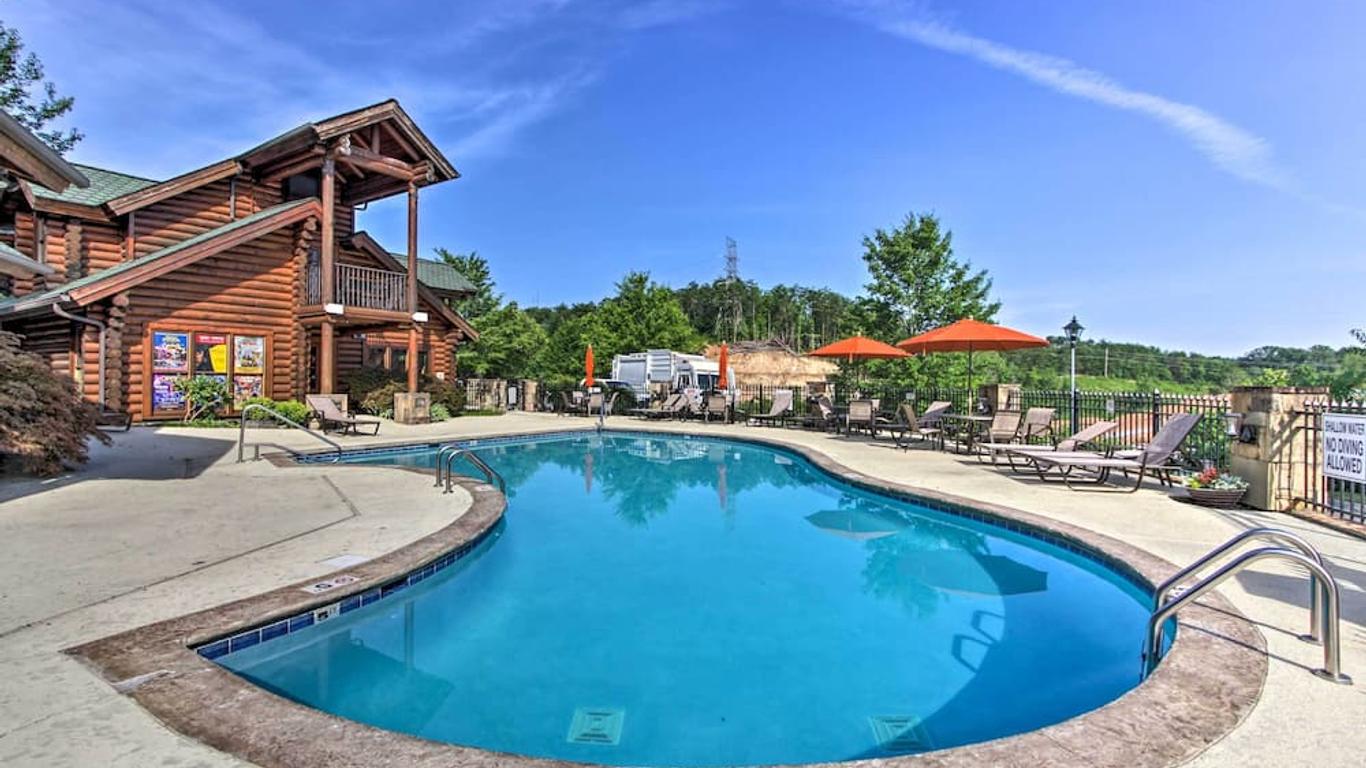 3 Mi to Dollywood Pigeon Forge Resort Studio!