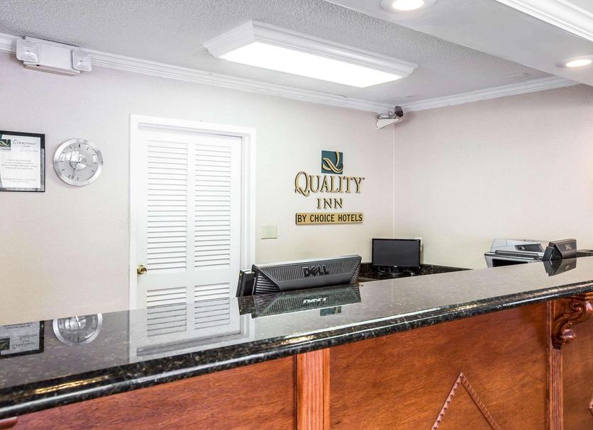 Front desk Photo