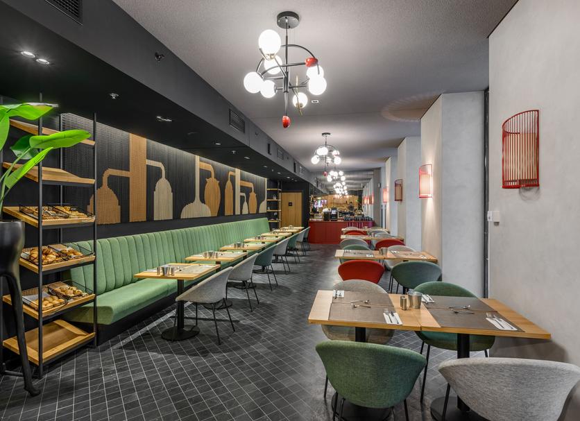 Restaurant Photo