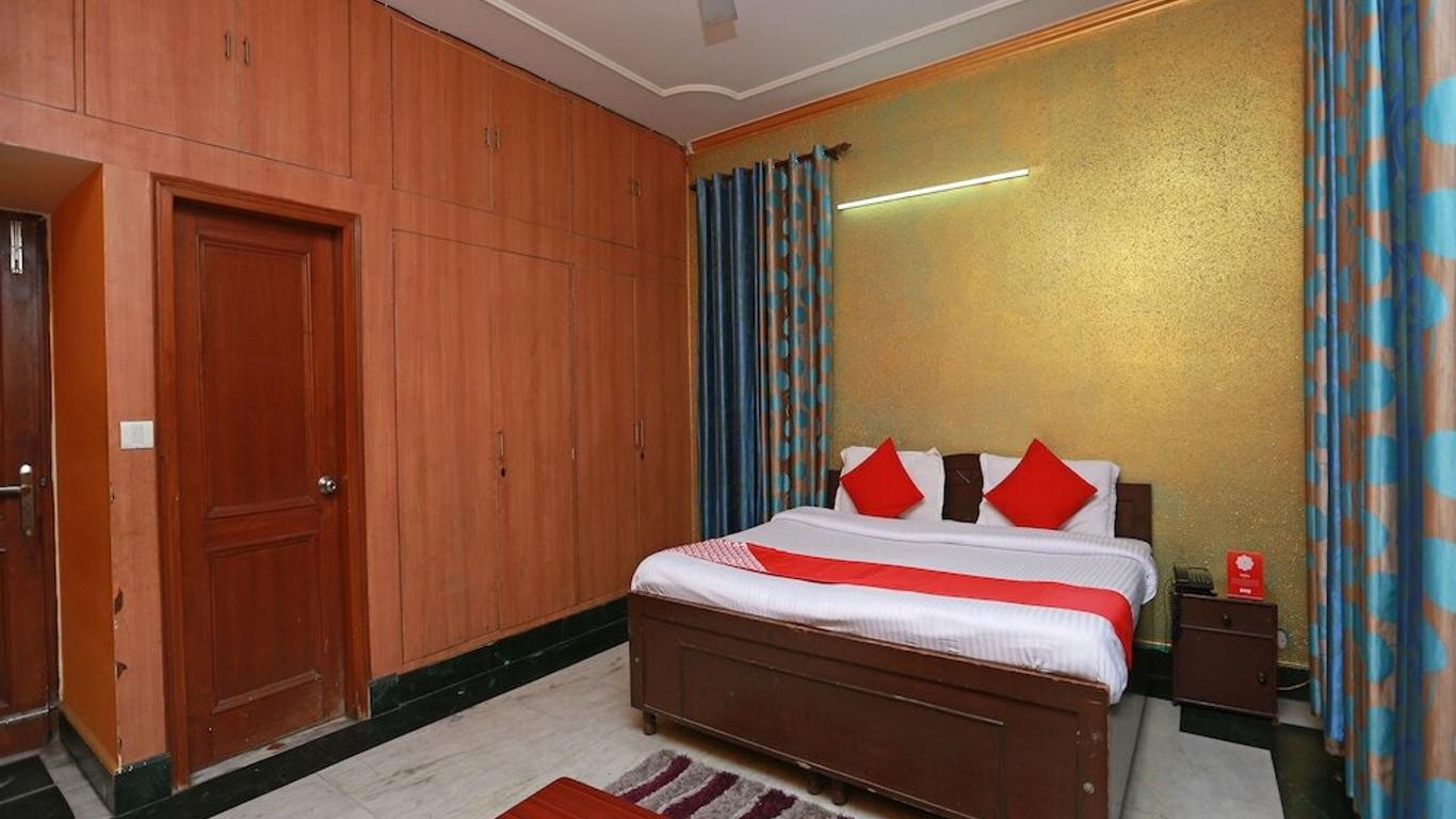 OYO 11752 Hotel Sun Palace Residency