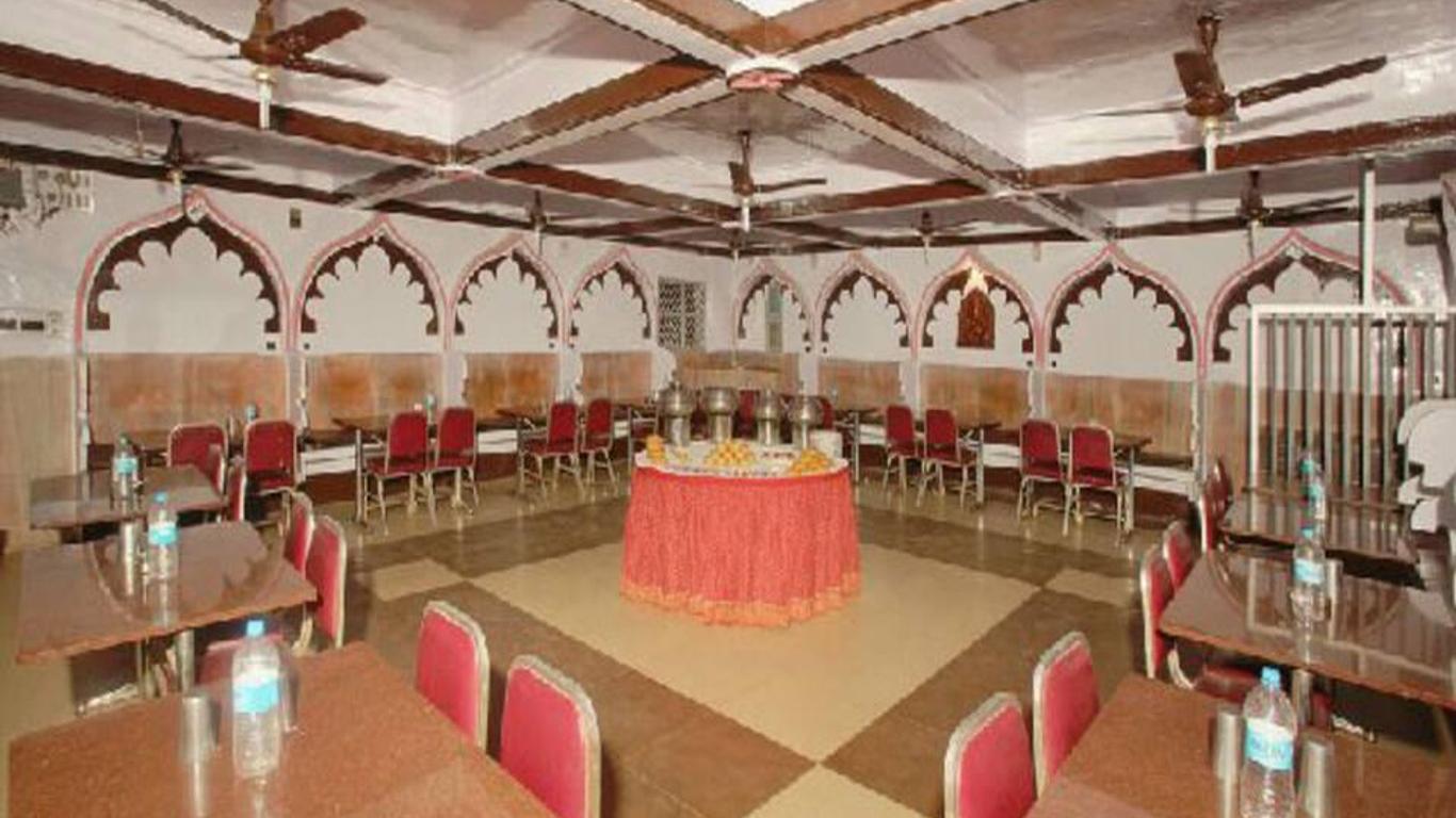 Royal Hotel - Matheran