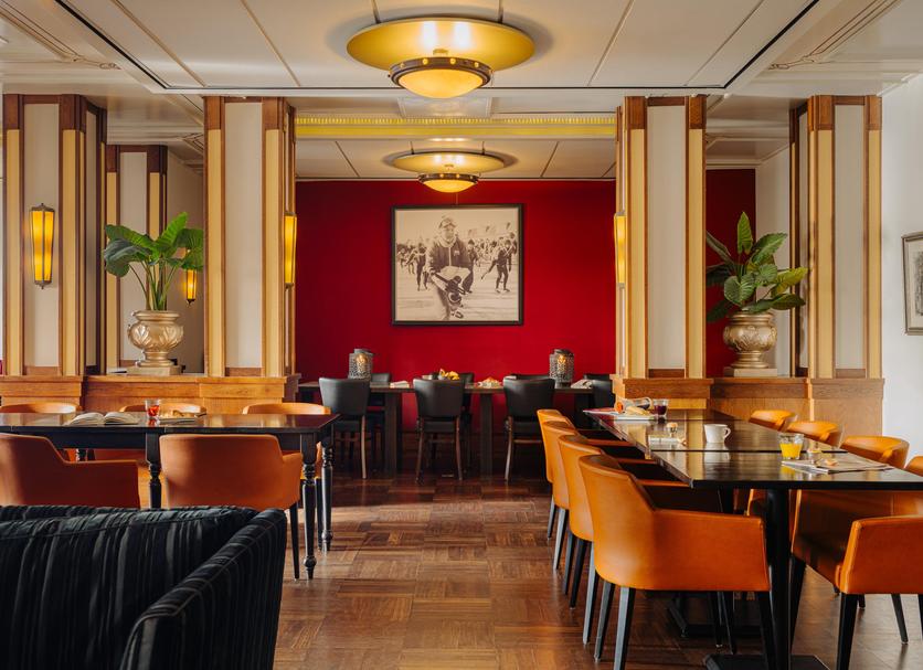 Restaurant Photo