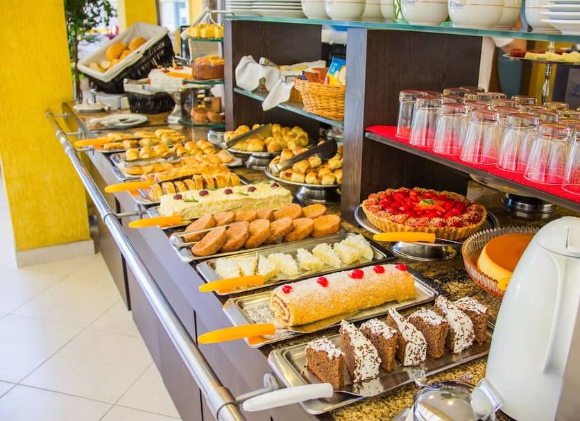 Buffet Photo
