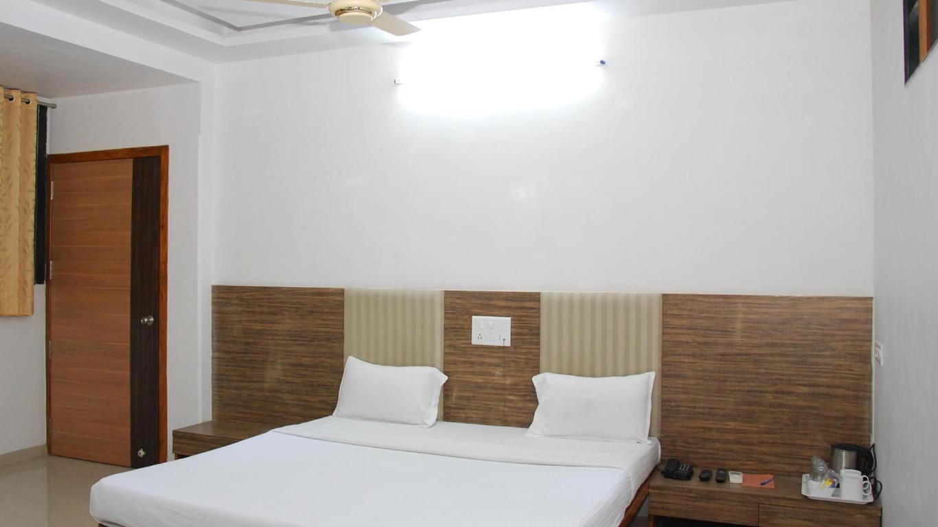 Hotel Excellency Inn