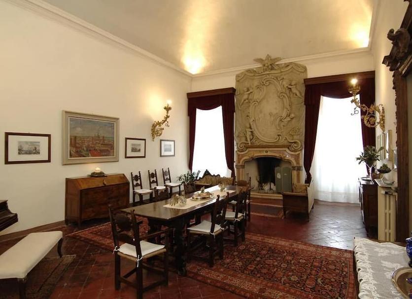 Dining room Photo