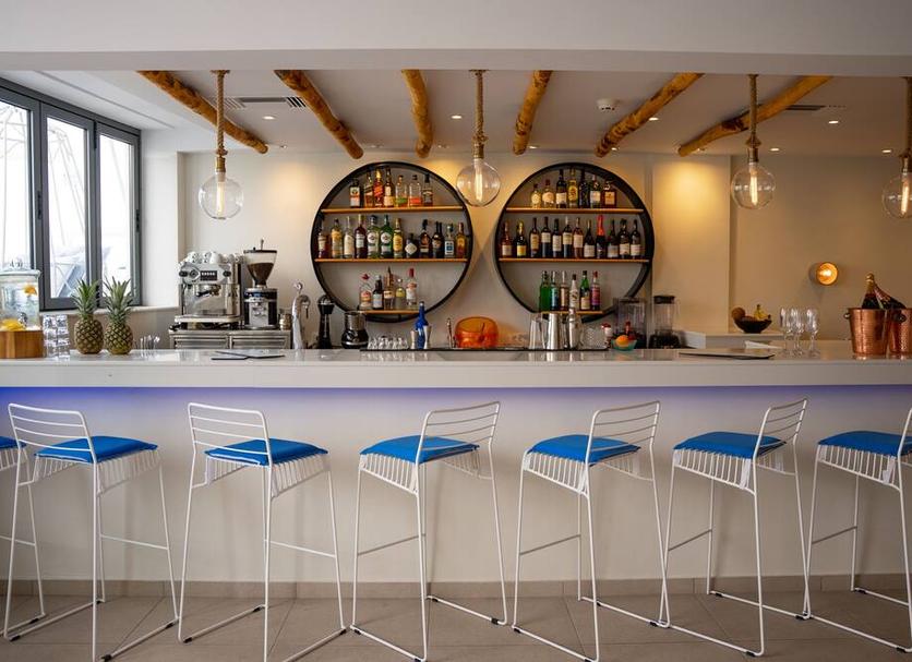 Bar Photo