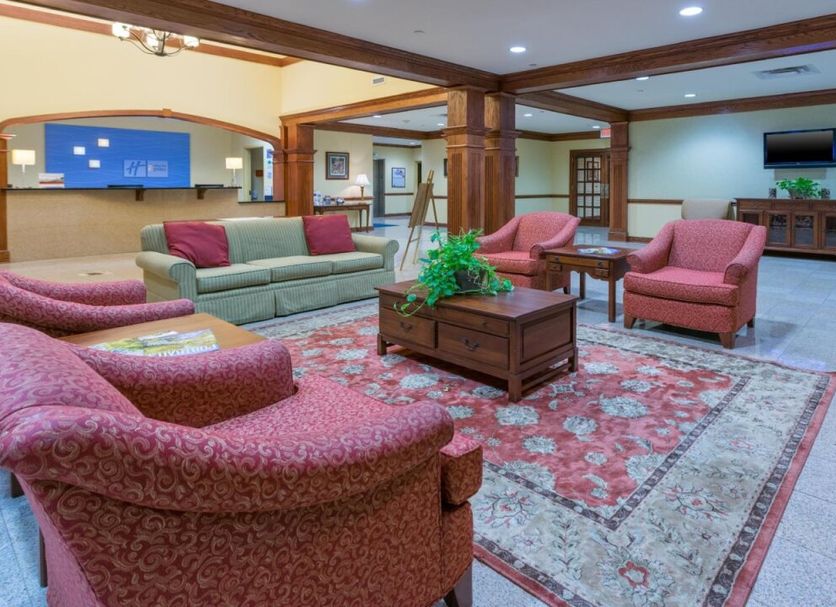 Holiday Inn Express & Suites Lexington NW-The Vineyard lobby with seating area and reception desk