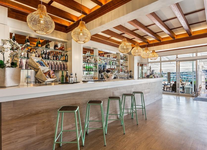 Bar Photo