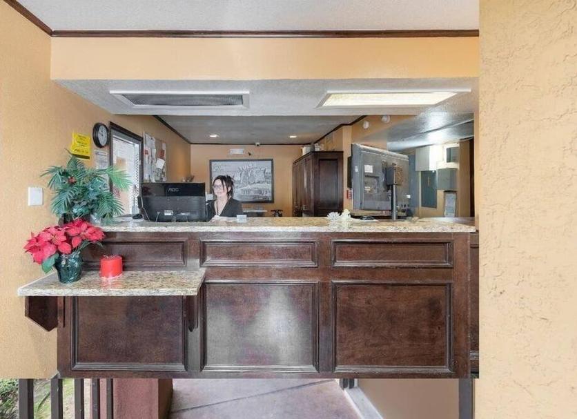 Front desk Photo