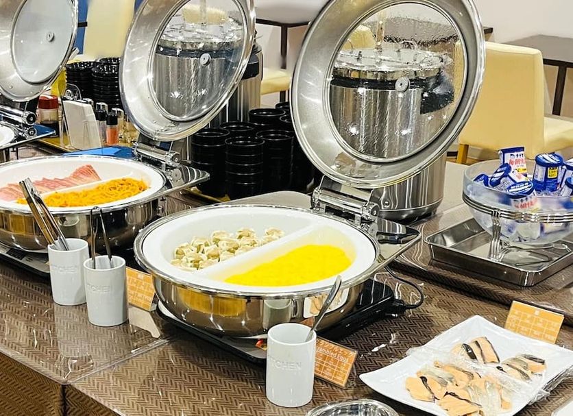 Le Lac Hotel Otsu Ishiyama buffet with chafing dishes of breakfast food in Ōtsu