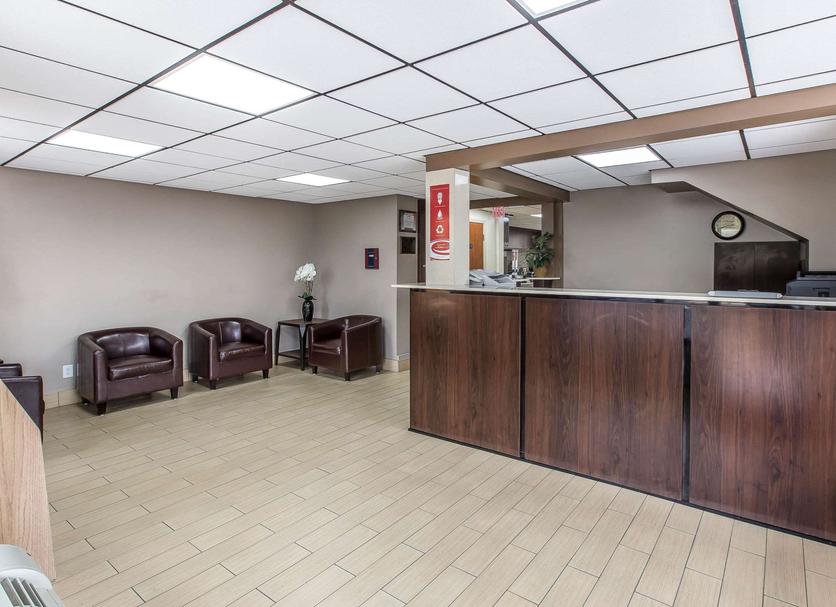 Front desk Photo
