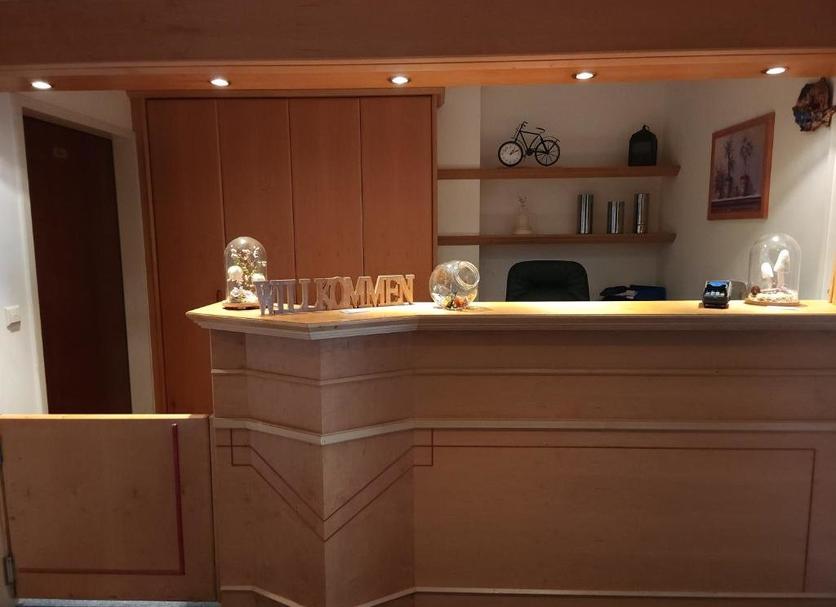 Front desk Photo