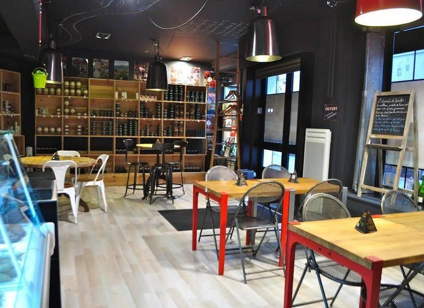 Restaurant Photo