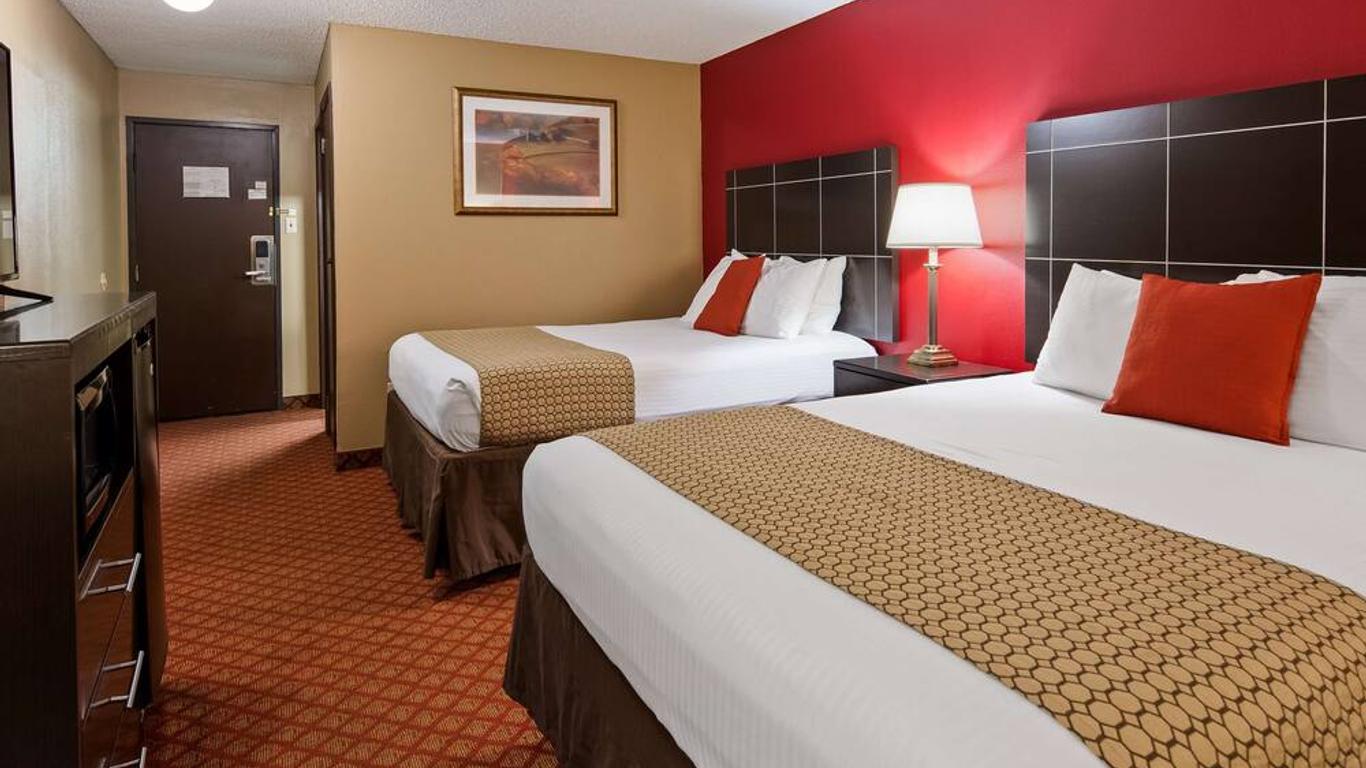 Broadway Inn & Suites