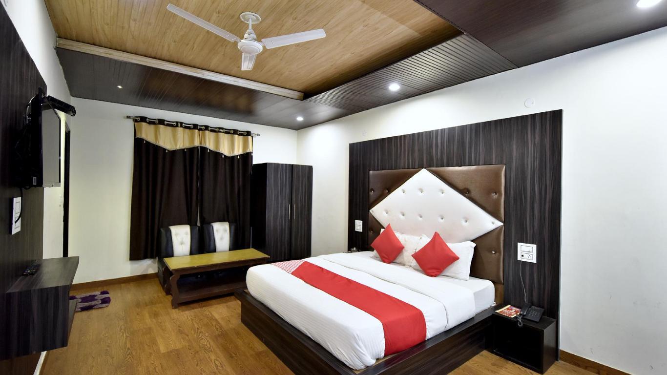 Hotel Dalhousie Grand