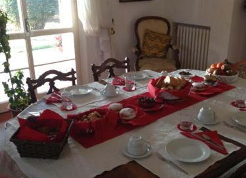 Dining room Photo