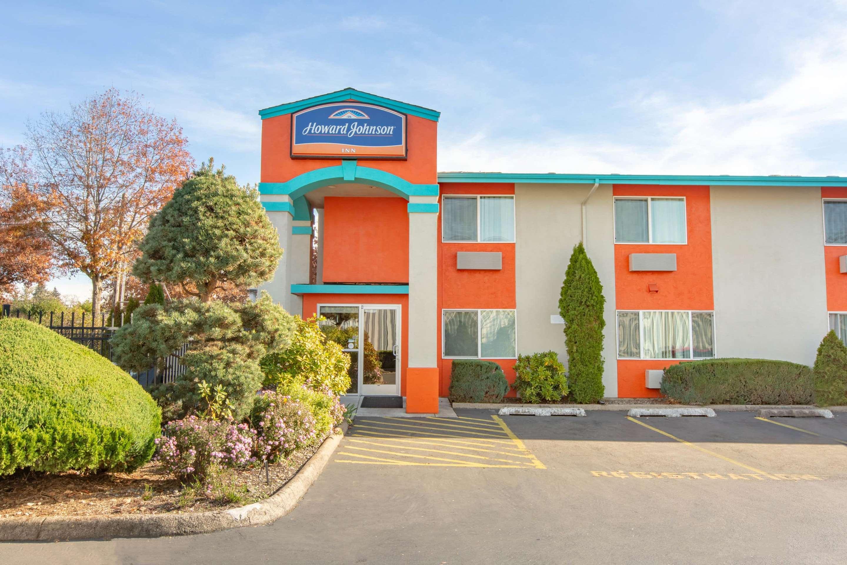 Howard Johnson by Wyndham Salem from 67. Salem Hotel Deals