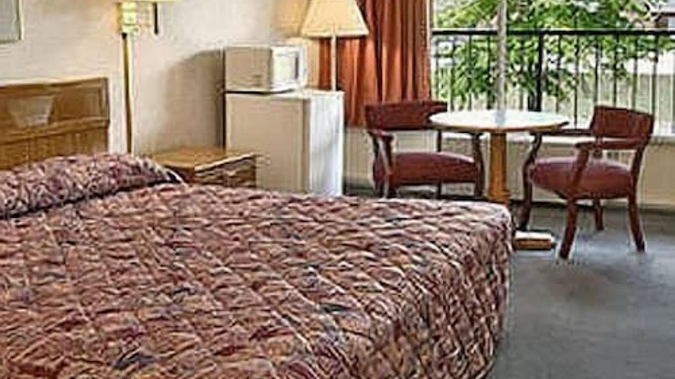 Town and Country Inn Suites Spindale