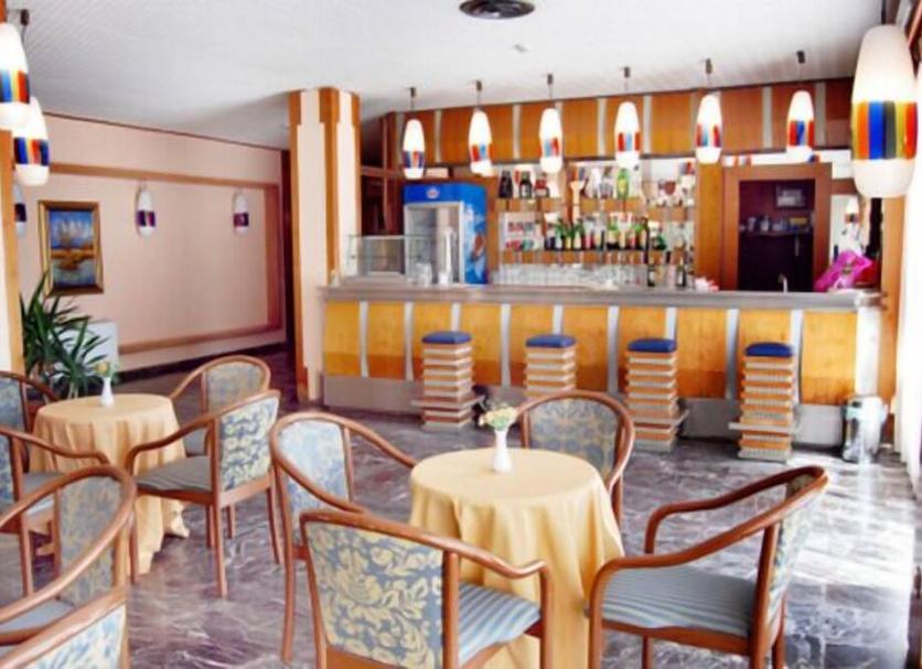 Bar Photo