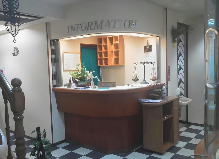 Front desk Photo