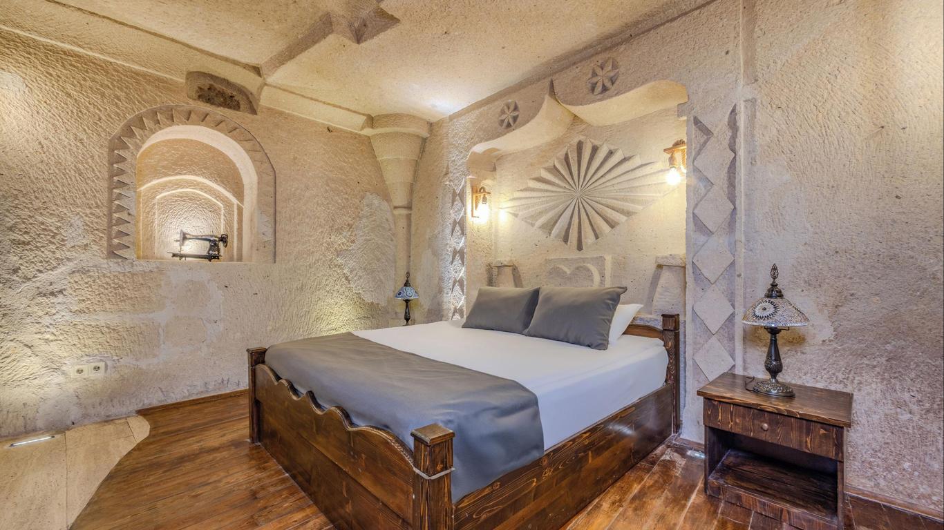 Castle Cave Hotel