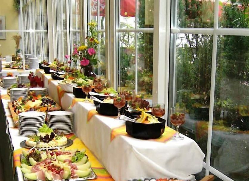 Buffet Photo