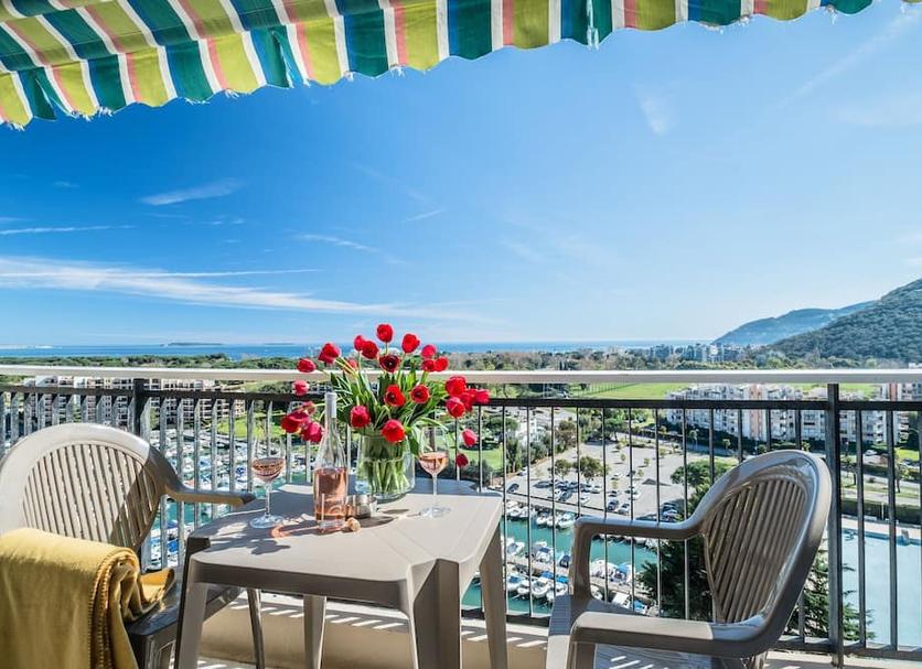 Balcony Photo