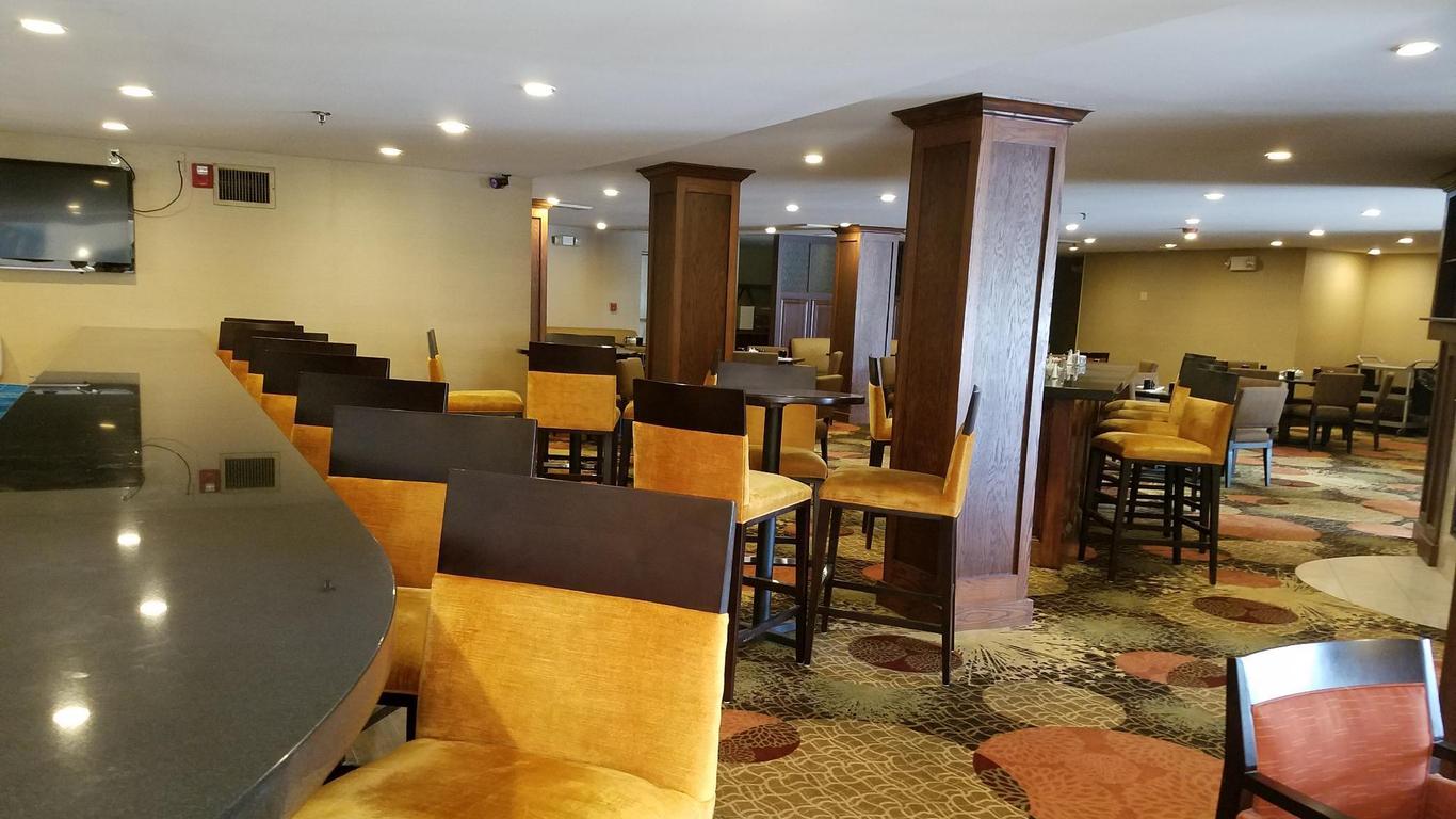 Hotel Detroit-Farmington Hills