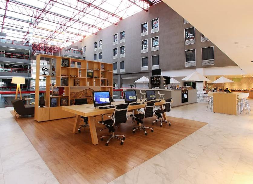 Business center Photo